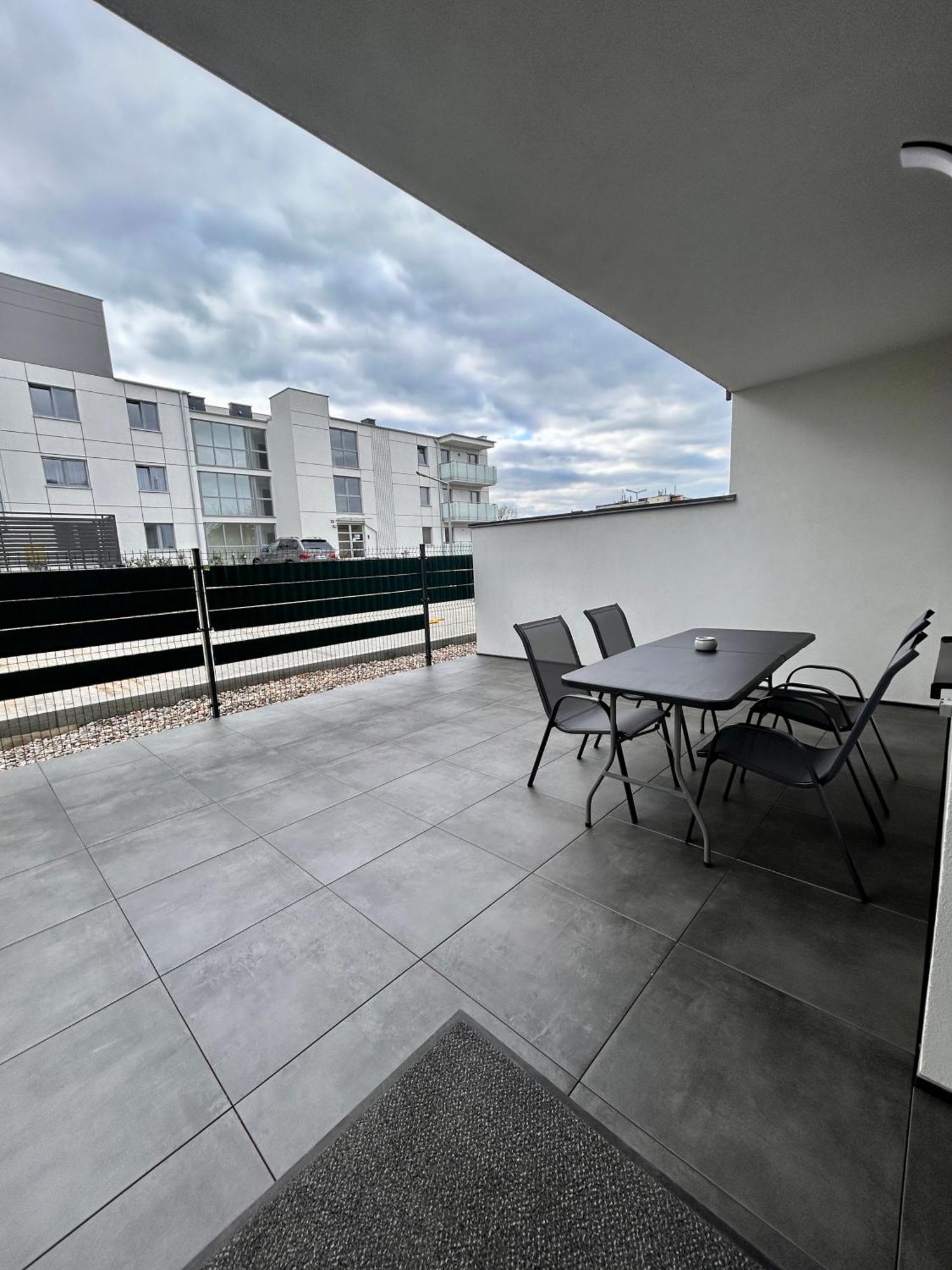 Boleslaviaapartments - Apartament Merci 4, Private Parking Free, Air Condition Boleslawiec  Dış mekan fotoğraf